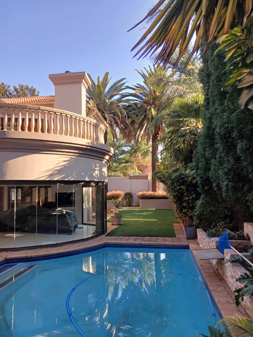 Pool, Balcony & Curved Glass Lounge Extension