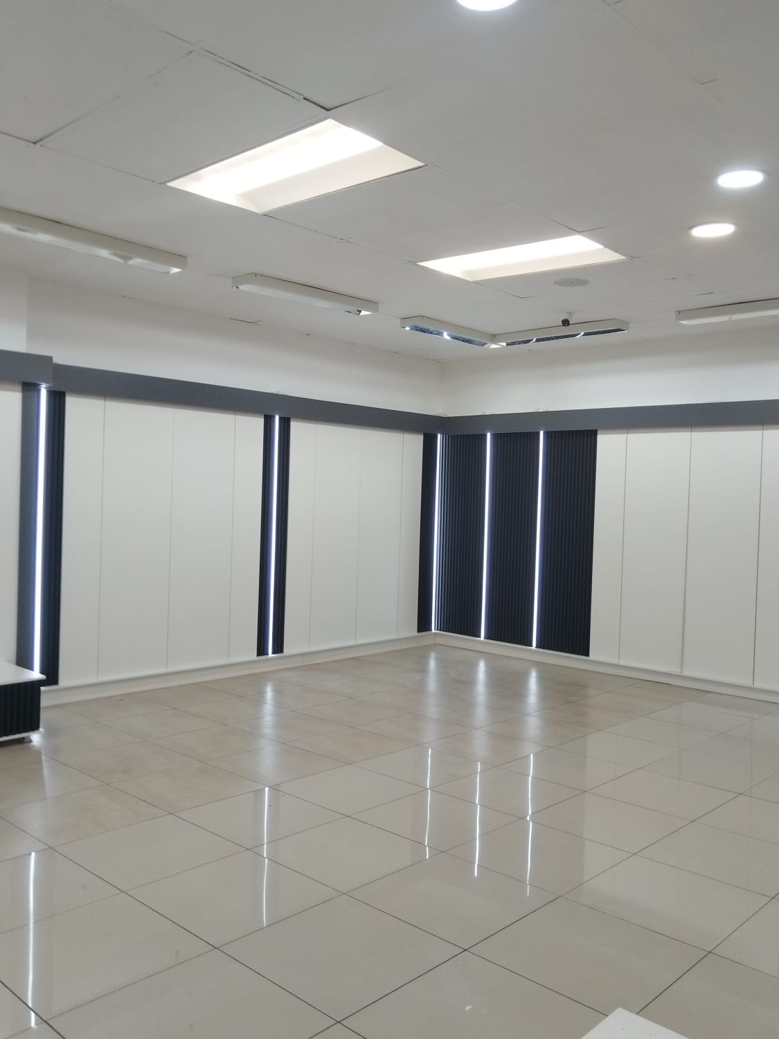 LED Feature Wall — Retail Interior