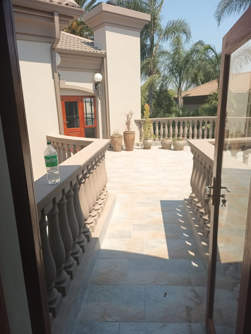 Balcony Walkway with Classical Balusters
