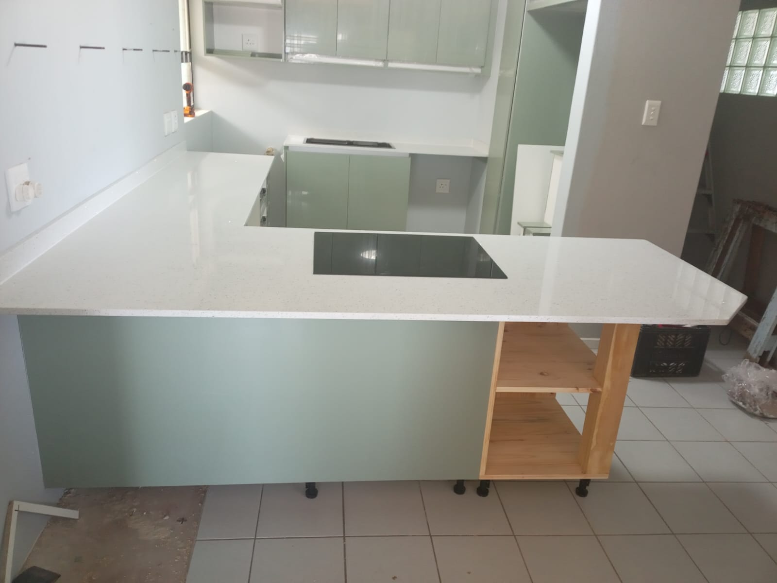 Island Counter with Induction Cooktop